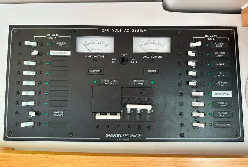 Gemeaux Yacht Photos Pics 