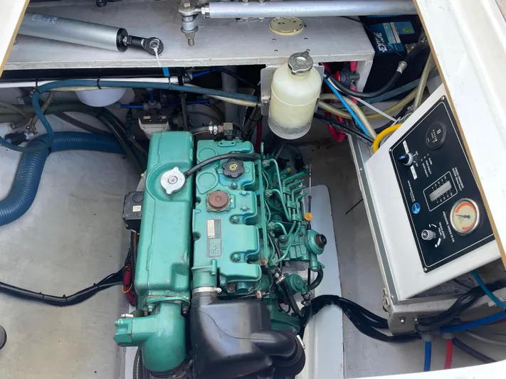 Gemeaux Yacht Photos Pics 