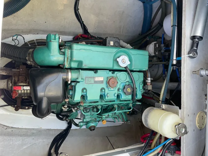 Gemeaux Yacht Photos Pics 