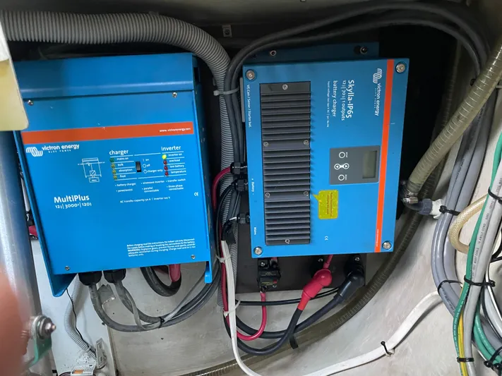 Gemeaux Yacht Photos Pics 