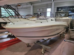 2022 Jeanneau Cap Camarat 5.5 CC