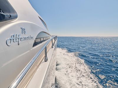 Yacht