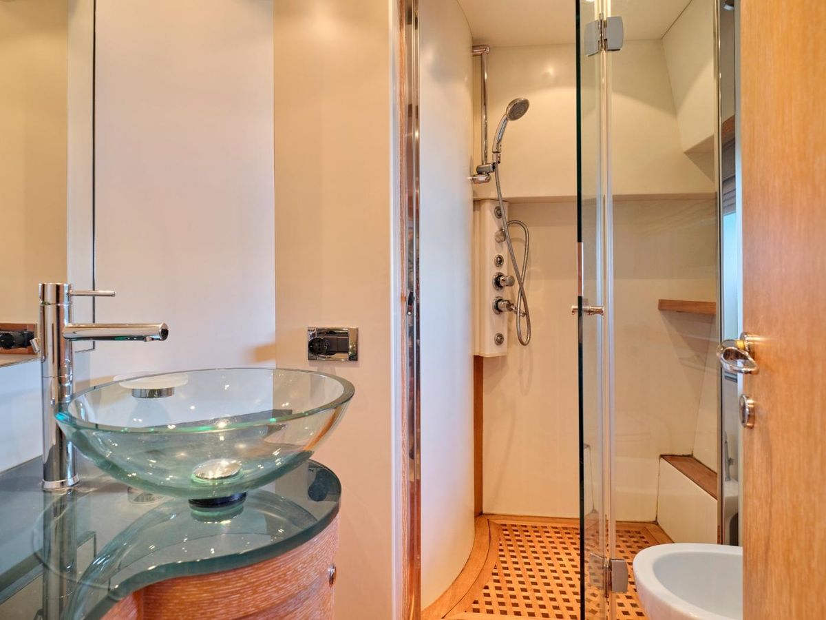2006 Alfamarine 77 