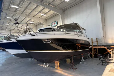Rinker Fiesta Vee 300