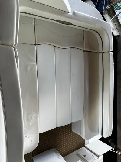  Yacht Photos Pics White leather seating on a 2000 Carver 400 Express boat.