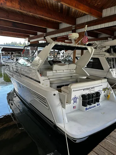  Yacht Photos Pics 2000 Carver 400 Express yacht docked in a marina, Bellevue, WA.