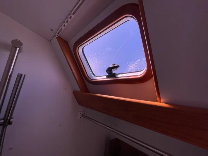 Chandelle Yacht Photos Pics 