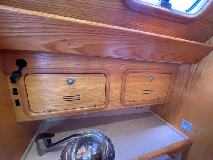 Chandelle Yacht Photos Pics 