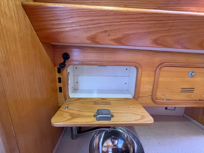 Chandelle Yacht Photos Pics 