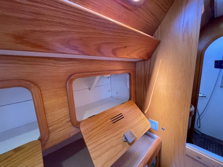 Chandelle Yacht Photos Pics 