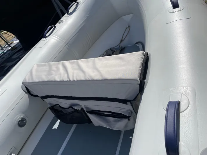 Chandelle Yacht Photos Pics 