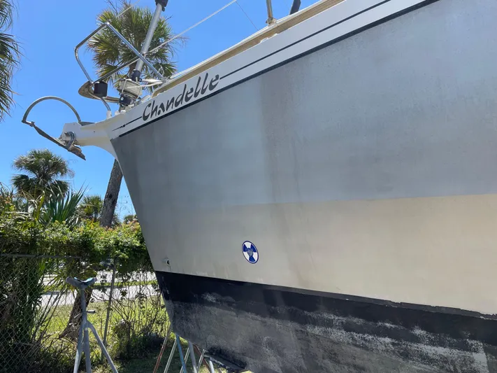 Chandelle Yacht Photos Pics 