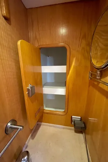 Chandelle Yacht Photos Pics 