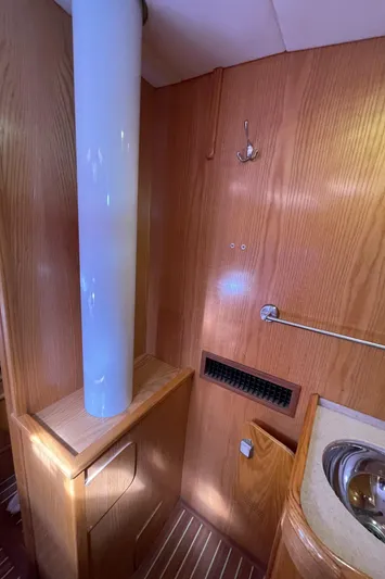 Chandelle Yacht Photos Pics 