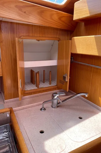 Chandelle Yacht Photos Pics 