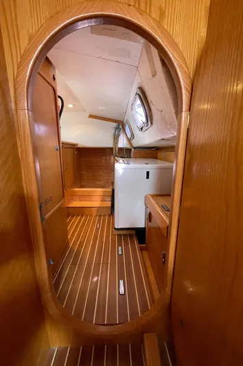 Chandelle Yacht Photos Pics 