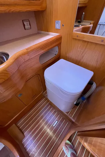 Chandelle Yacht Photos Pics 