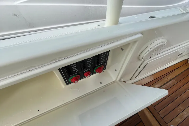  Yacht Photos Pics 2016 Chris-Craft Launch 36 boat control panel with wooden deck and speaker.