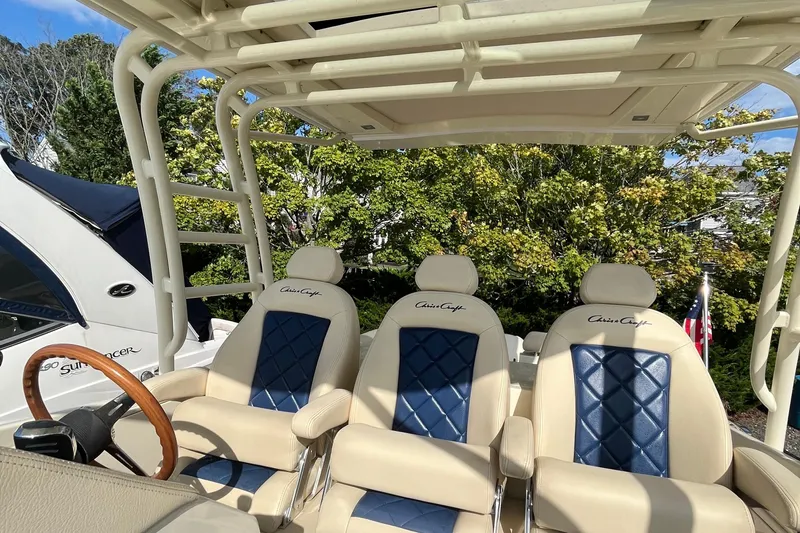  Yacht Photos Pics 2016 Chris-Craft Launch 36 boat with luxurious seating and elegant design.
