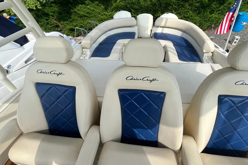  Yacht Photos Pics 2016 Chris-Craft Launch 36 boat with luxurious blue and white seating.