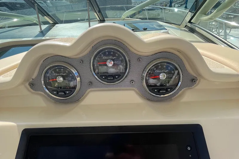  Yacht Photos Pics Dashboard of 2016 Chris-Craft Launch 36 boat with RPM gauges and controls.