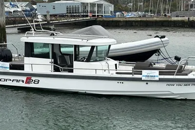 Axopar 28 AFT CABIN