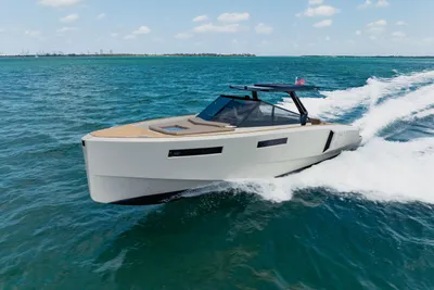 Evo Yachts R4 WA