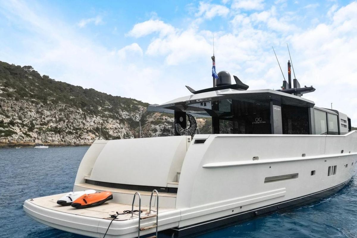 2010 Arcadia Yachts 85 