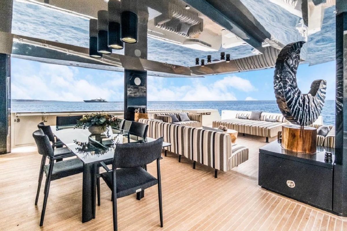 2010 Arcadia Yachts 85 