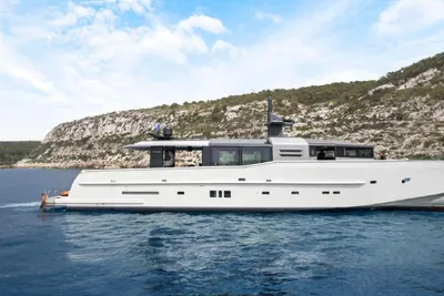 2010 Arcadia Yachts A85