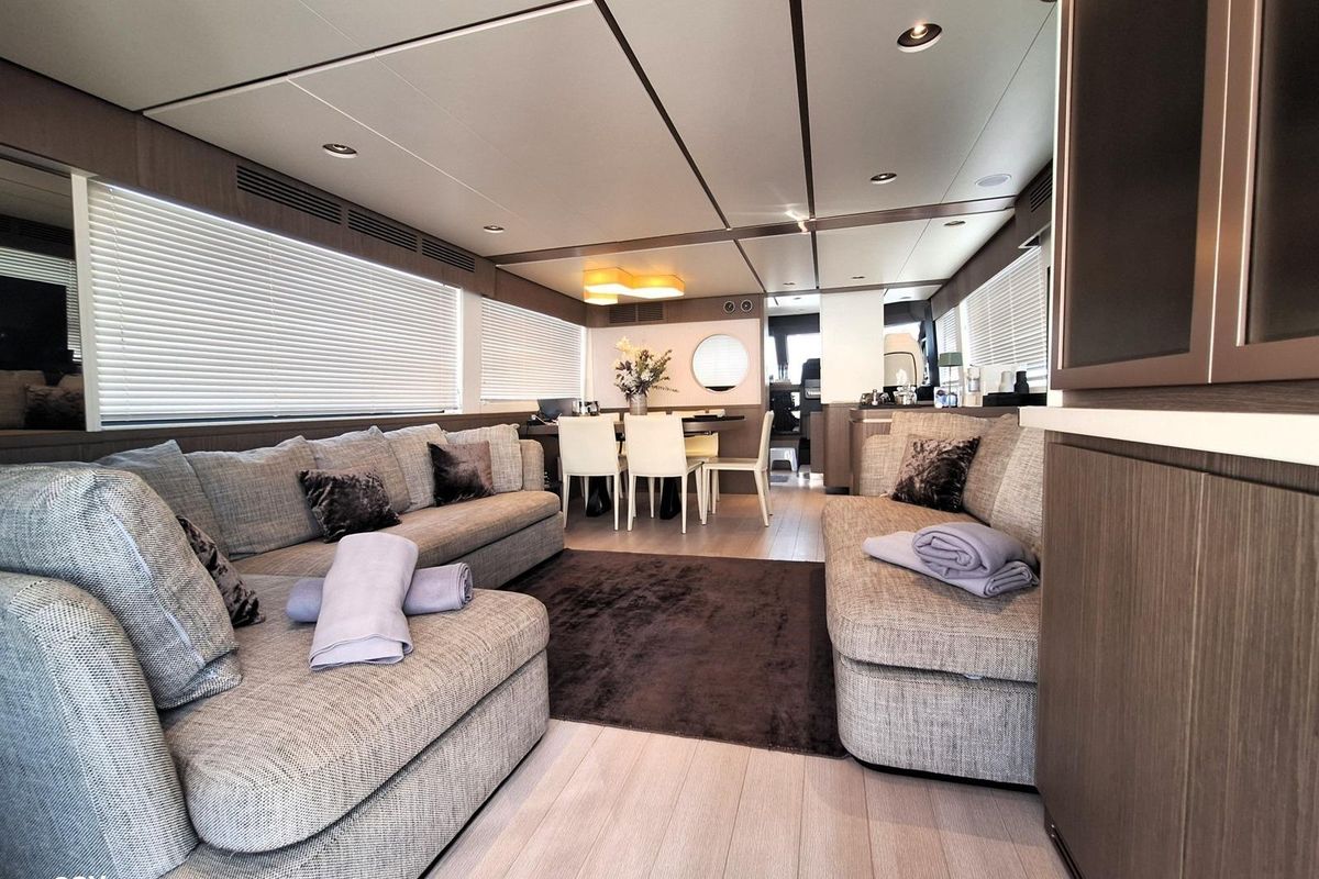 2022 Azimut 66 