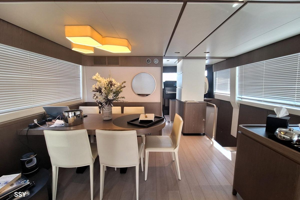 2022 Azimut 66 