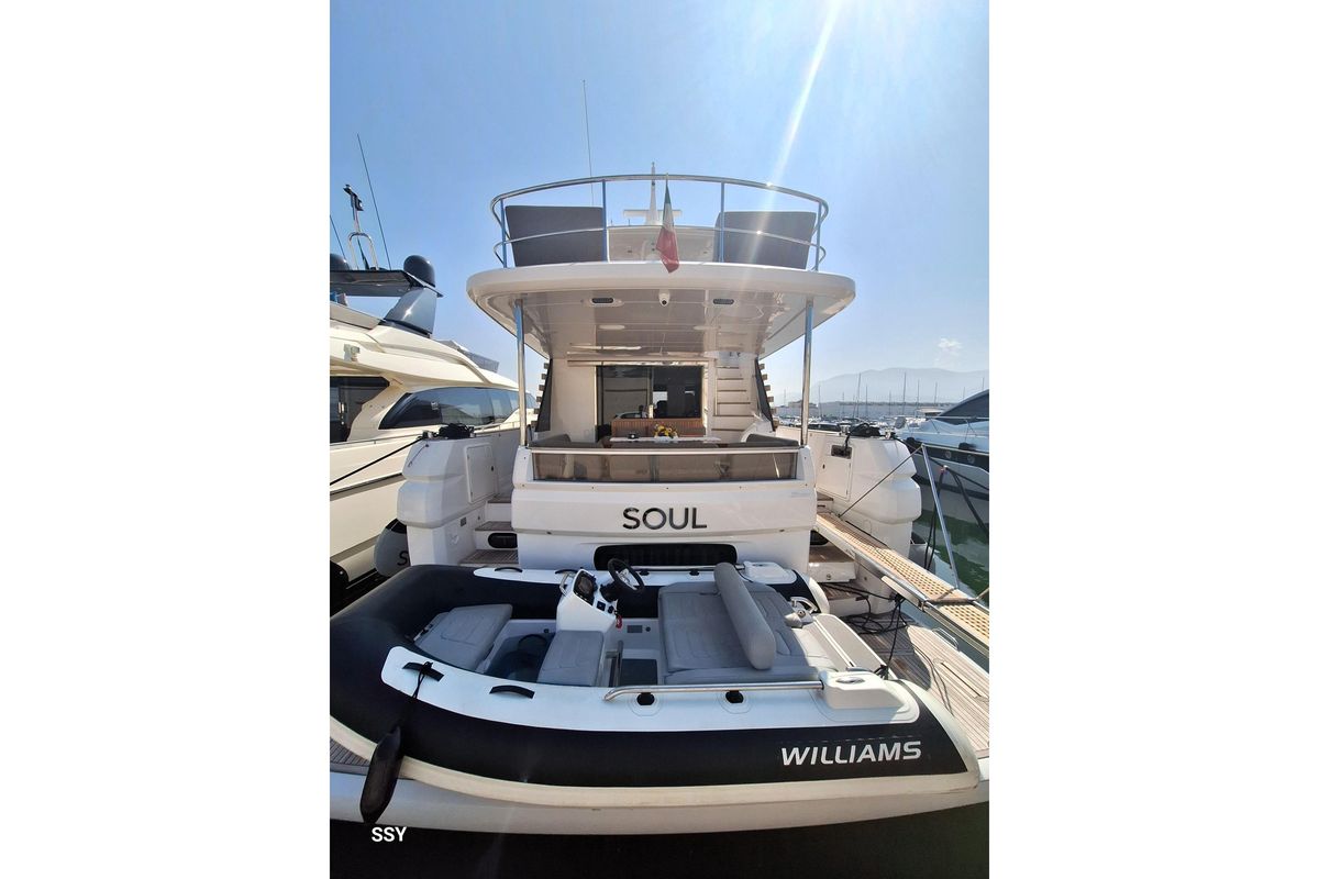2022 Azimut 66 