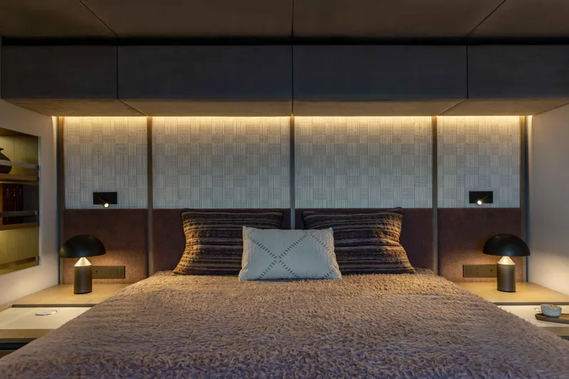 Otoctone Yacht Photos Pics Master Stateroom