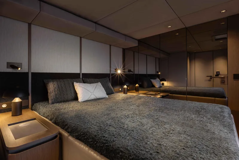 Otoctone Yacht Photos Pics VIP Stateroom