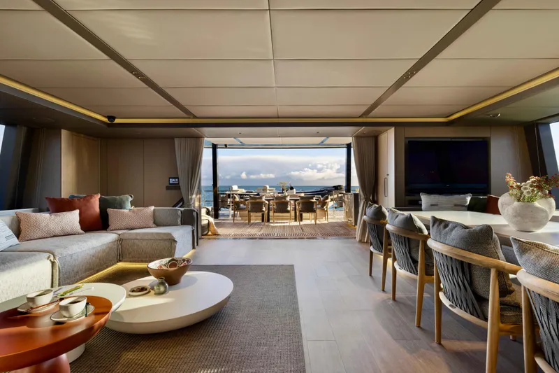 Otoctone Yacht Photos Pics Main Deck