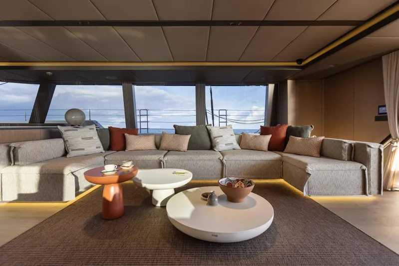 Otoctone Yacht Photos Pics Salon