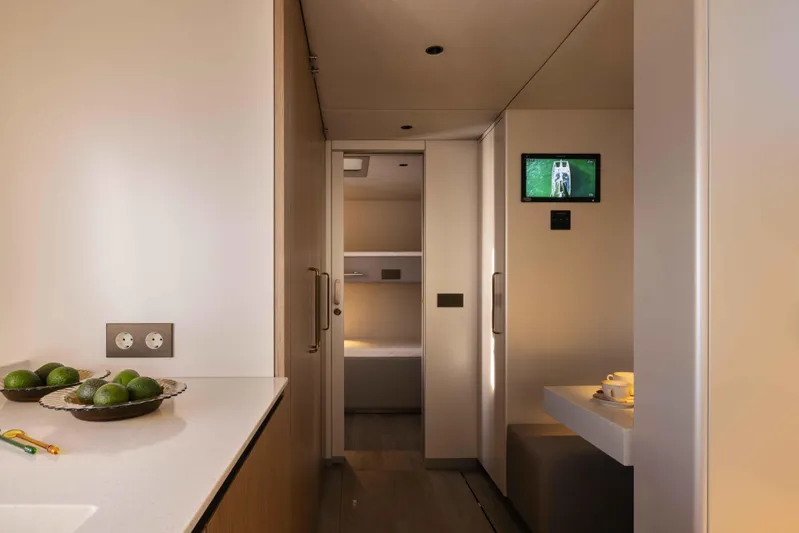 Otoctone Yacht Photos Pics Crew Area