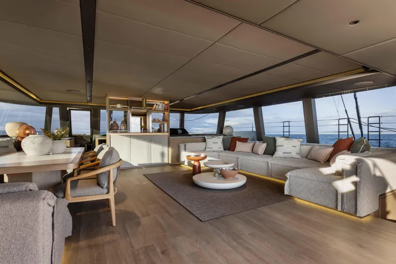 Otoctone Yacht Photos Pics Main Deck