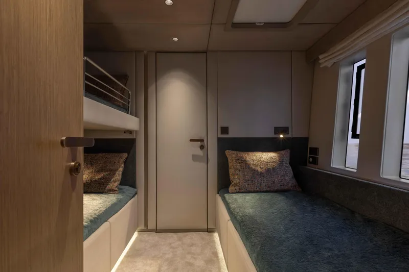 Otoctone Yacht Photos Pics Family Stateroom