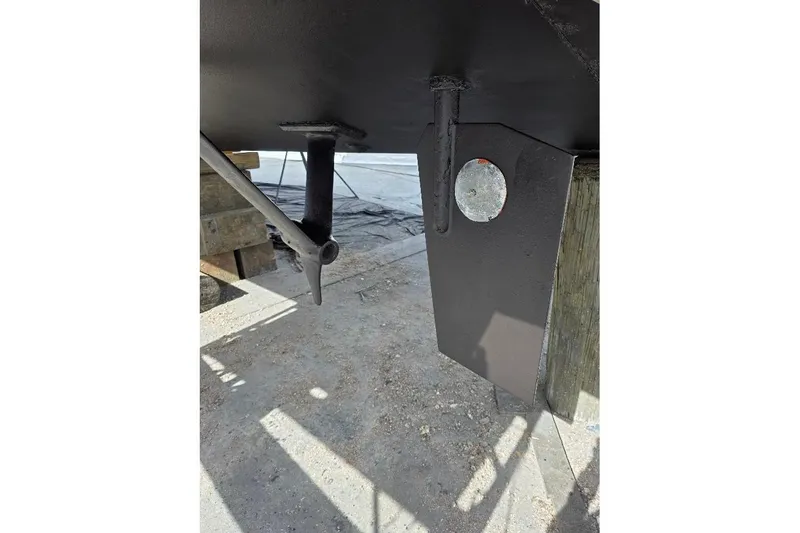  Yacht Photos Pics Underwater view of 1993 McKinna 48 Pilothouse hull and rudder components.