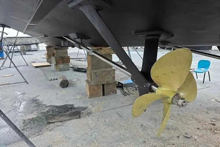  Yacht Photos Pics Underwater view of 1993 McKinna 48 Pilothouse propeller and shaft on dry dock.