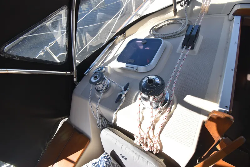 Aftia Yacht Photos Pics Cockpit of 1999 Island Packet 380 sailboat with winches and ropes.
