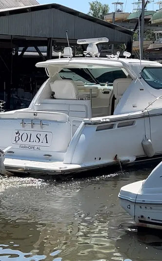  Yacht Photos Pics 2007 Tiara Yachts 4300 Sovran docked in a marina.