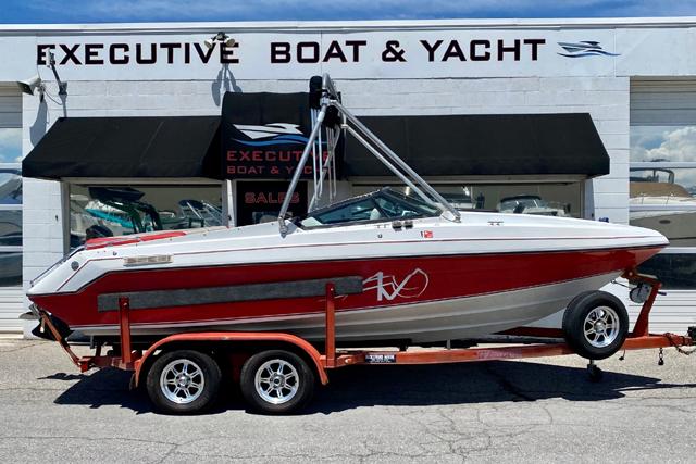 1991 Rinker 206 Captiva Cuddy