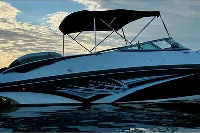 2010 Rinker Captiva 246 CC