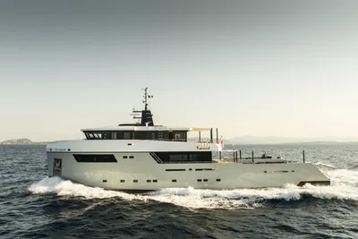 Pendennis 34.9m Explorer Yacht