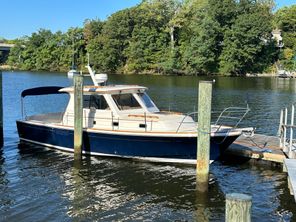 Hunt Yachts Surfhunter 29