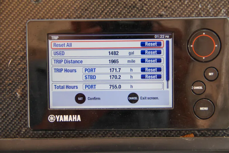 Marleon Yacht Photos Pics Yamaha display showing trip data for 2014 Grady-White Freedom 307 boat.