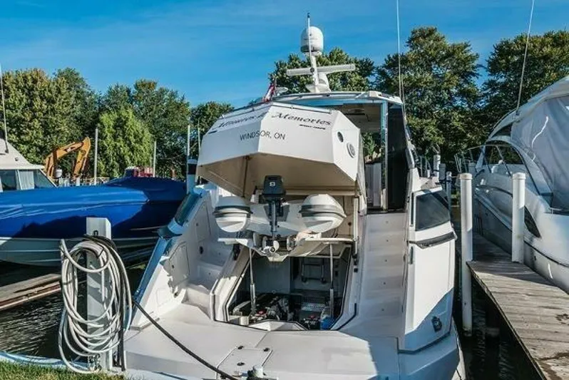 Minutes II Memories Yacht Photos Pics 